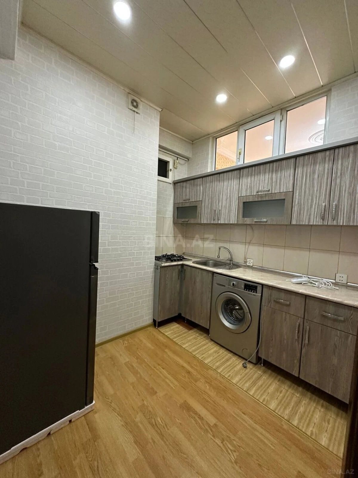 Kirayə verilir 2 otaqlı mənzil 70 m²