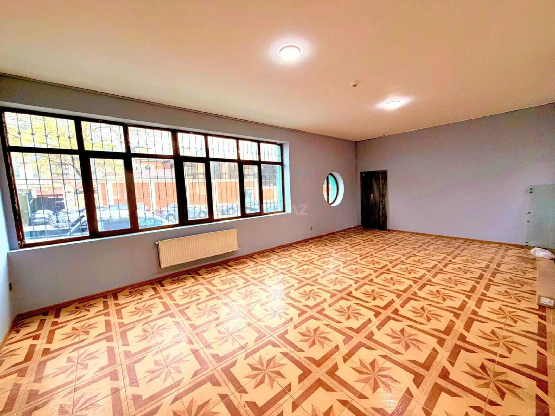 Kirayə verilir obyekt 240 m²