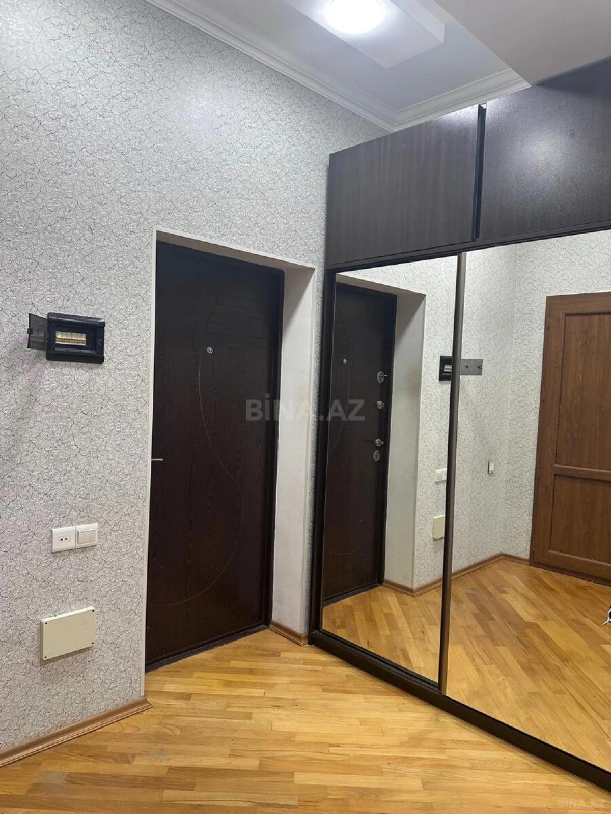 Kirayə verilir 2 otaqlı mənzil 70 m²