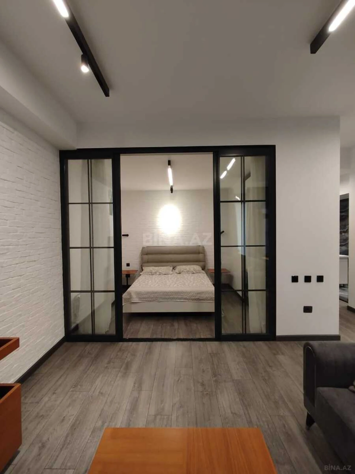 Kirayə verilir 1 otaqlı mənzil 64 m²