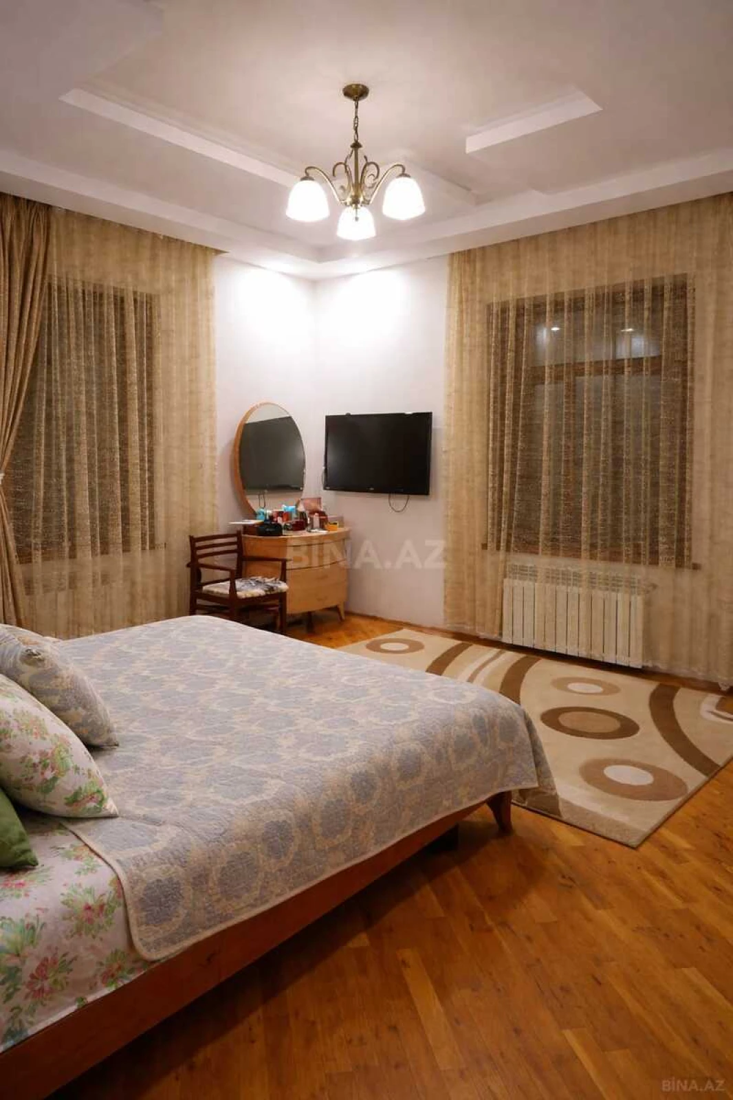 Satılır 6 otaqlı həyət evi 240 m²