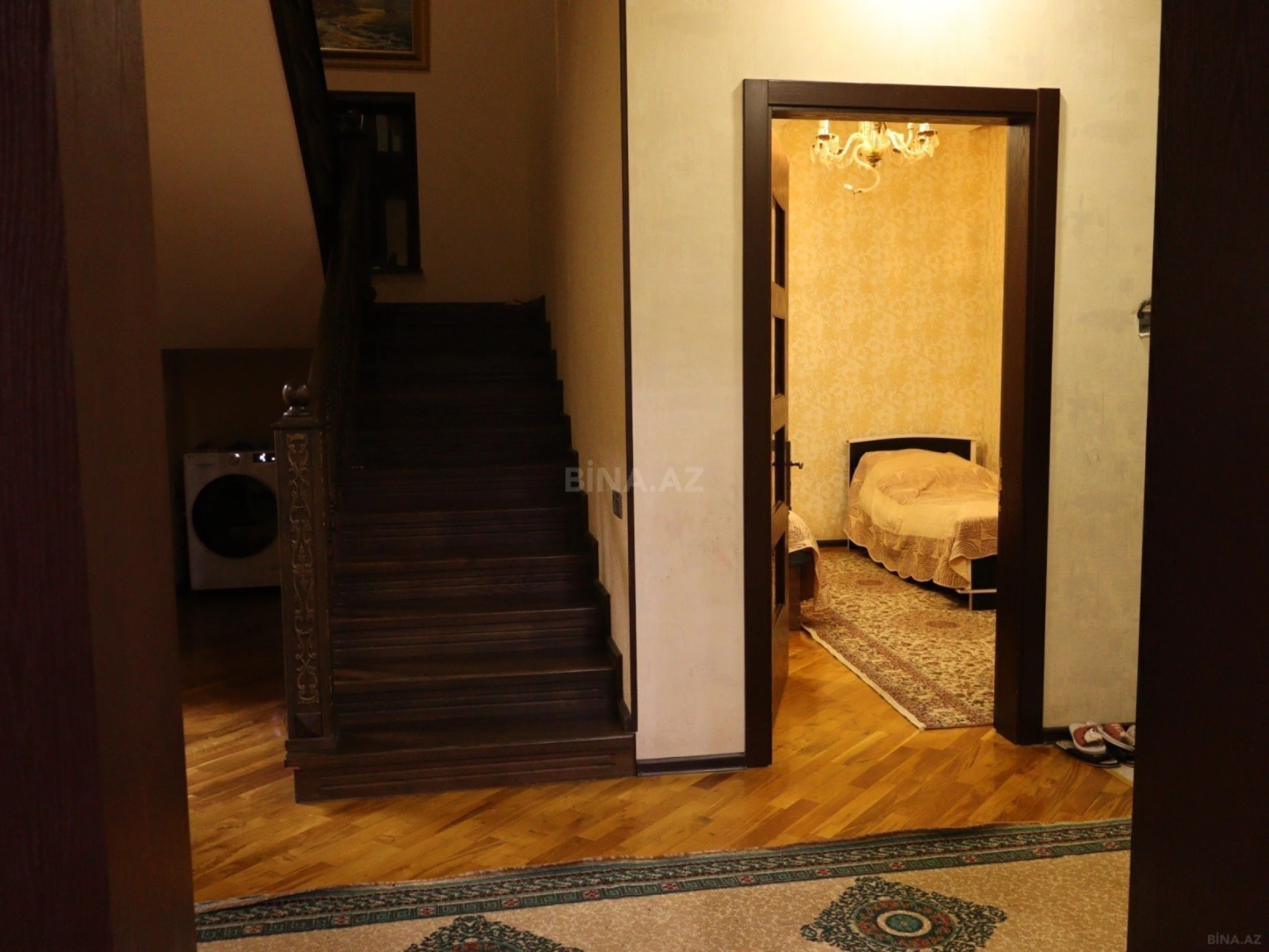 Satılır 6 otaqlı həyət evi 240 m²