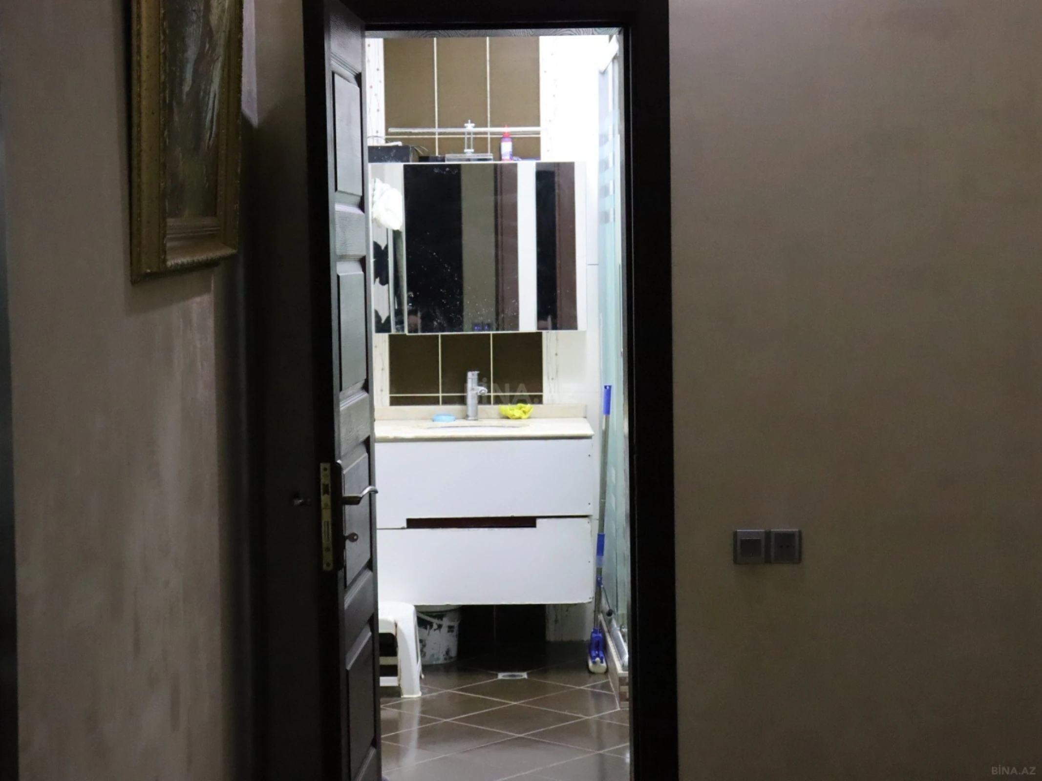 Satılır 6 otaqlı həyət evi 240 m²