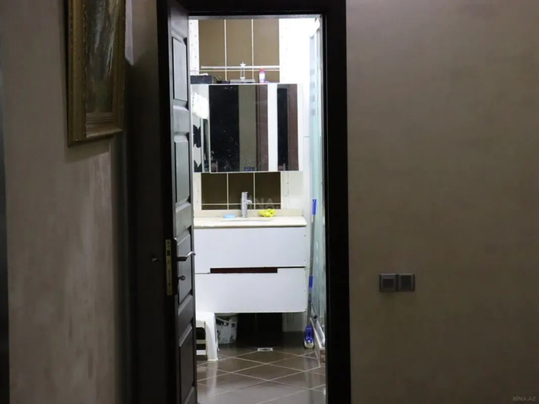 Satılır 6 otaqlı həyət evi 240 m²