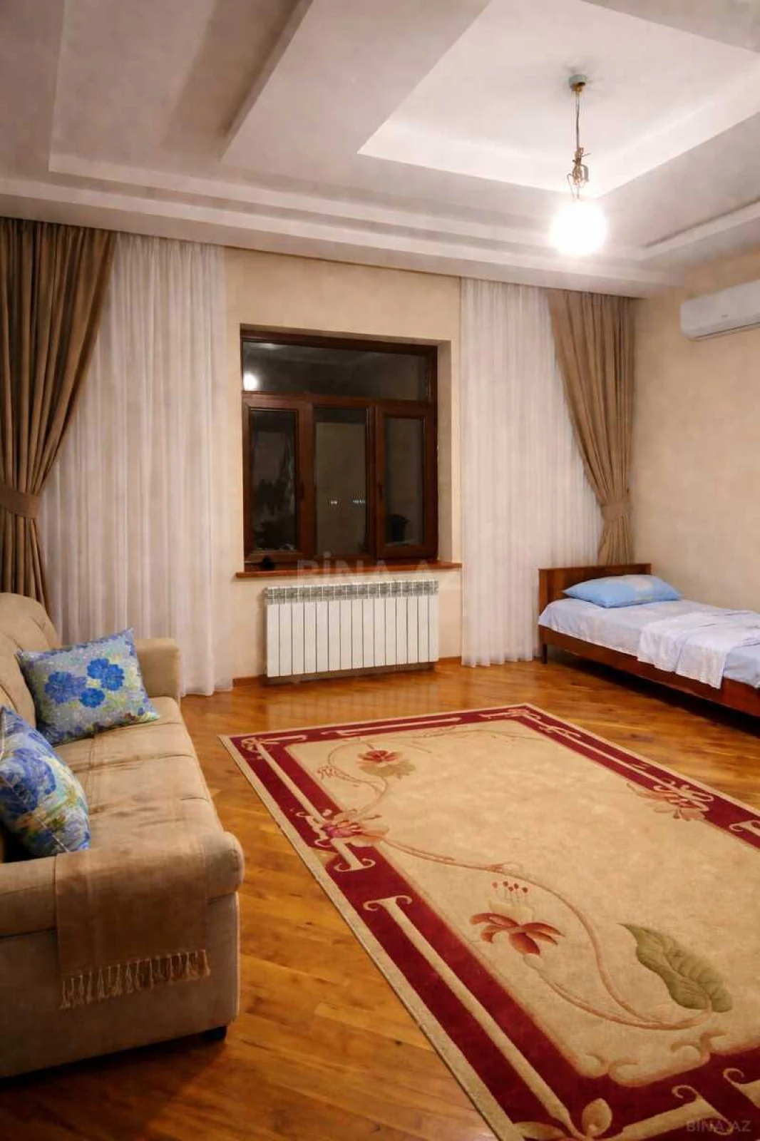 Satılır 6 otaqlı həyət evi 240 m²