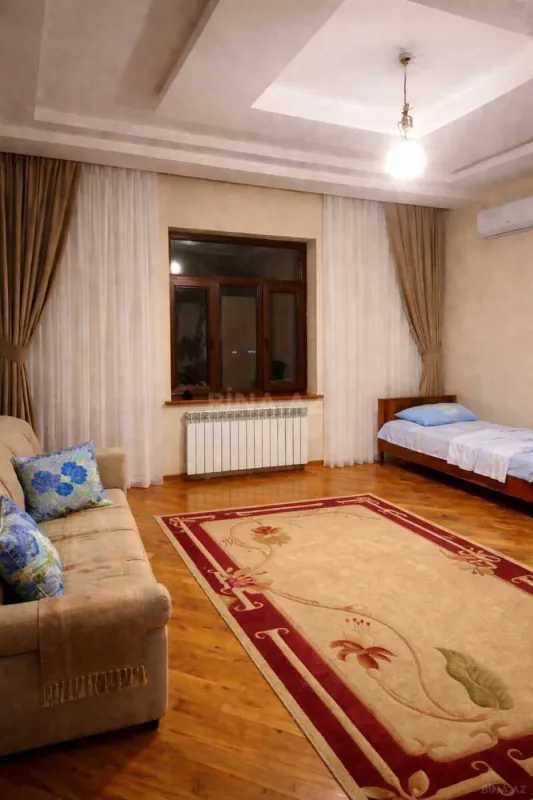 Satılır 6 otaqlı həyət evi 240 m²