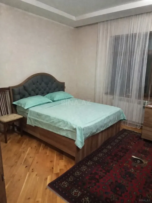 Satılır 6 otaqlı həyət evi 240 m²