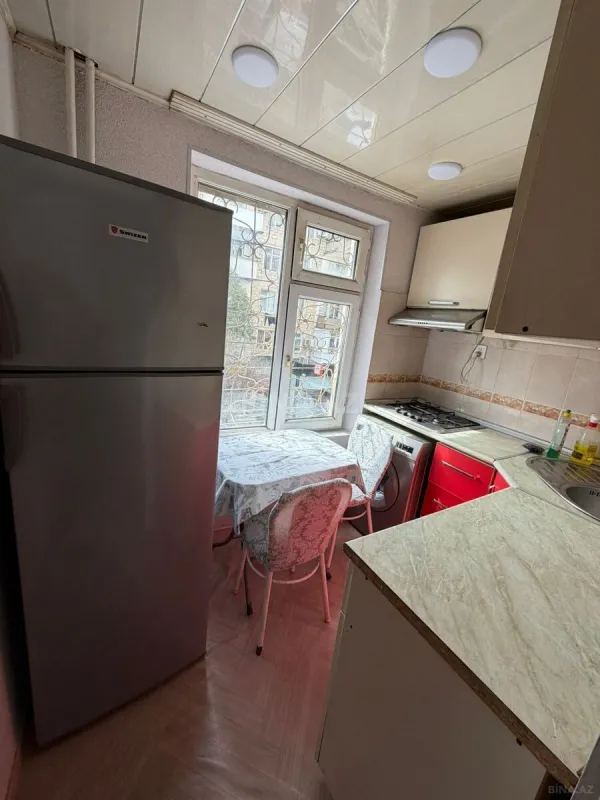 Kirayə verilir 2 otaqlı mənzil 60 m²