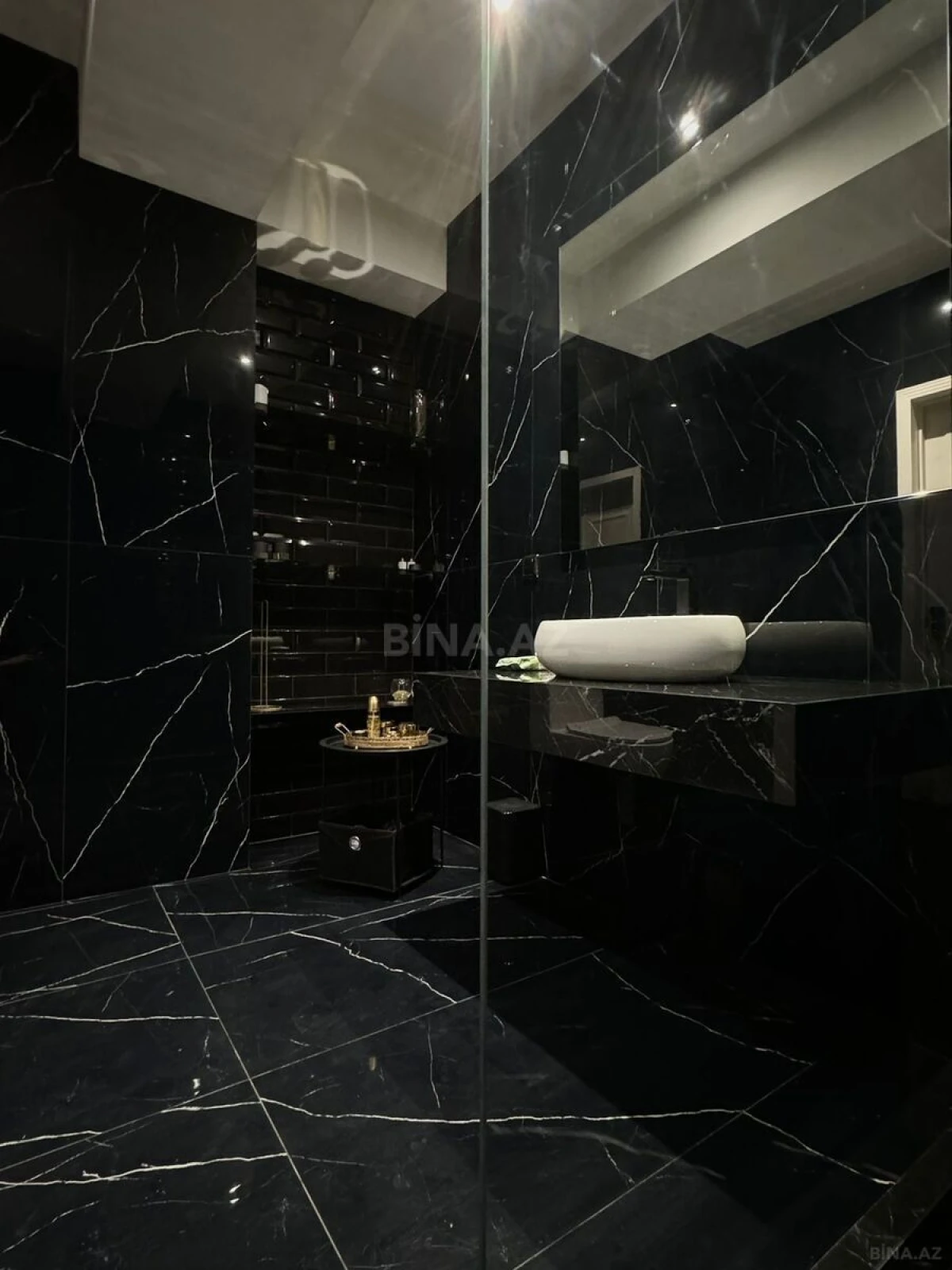 Kirayə verilir 2 otaqlı mənzil 100 m²