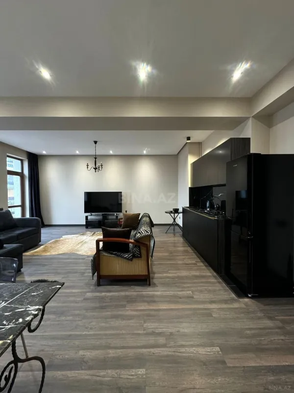 Kirayə verilir 2 otaqlı mənzil 100 m²