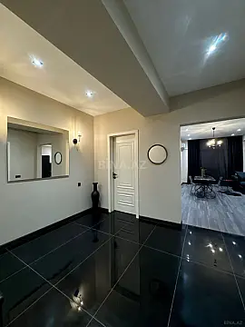 Kirayə verilir 2 otaqlı mənzil 100 m²