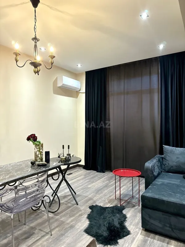 Kirayə verilir 2 otaqlı mənzil 100 m²