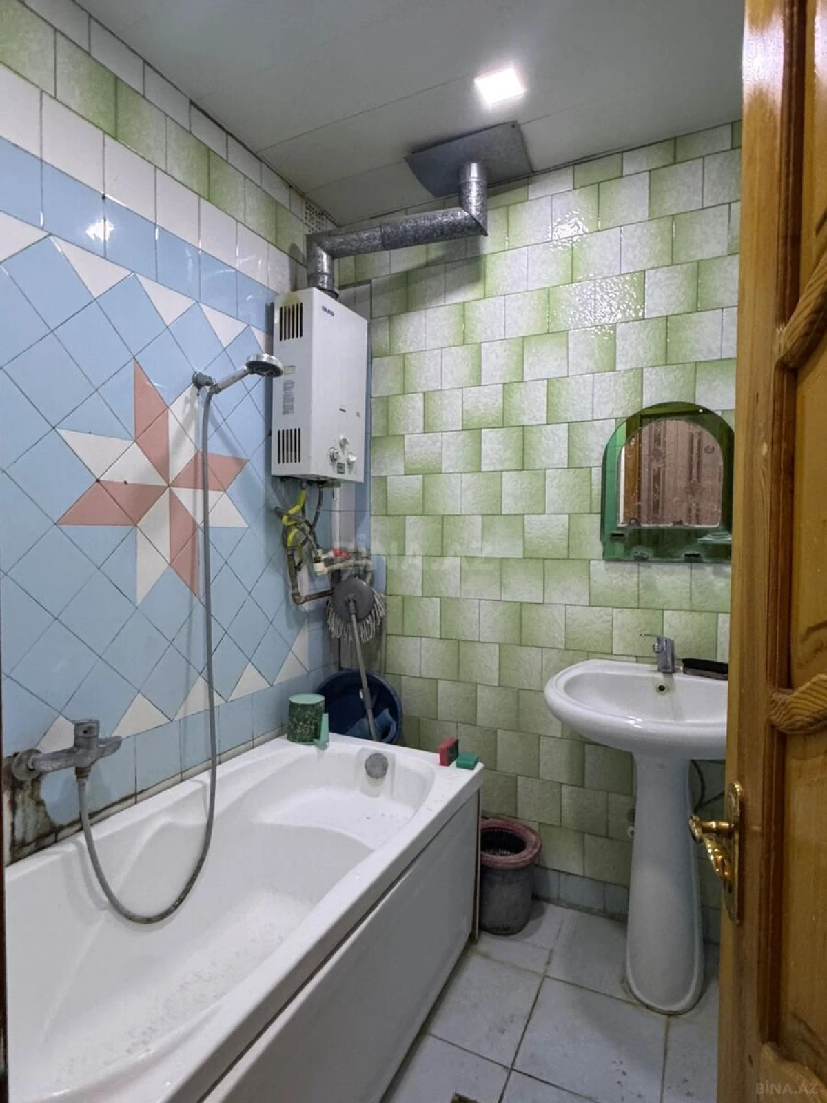 Kirayə verilir 2 otaqlı mənzil 60 m²