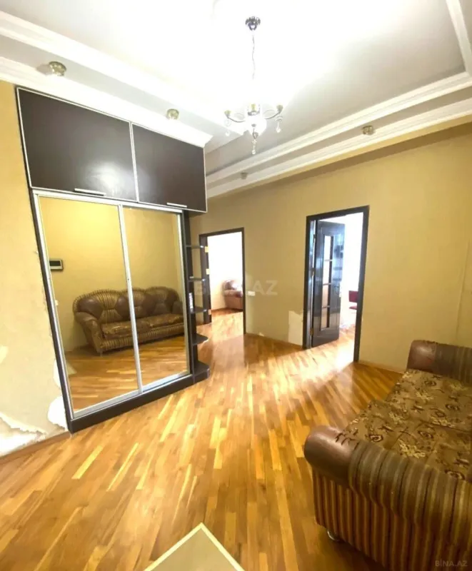 Satılır 2 otaqlı mənzil 99 m²