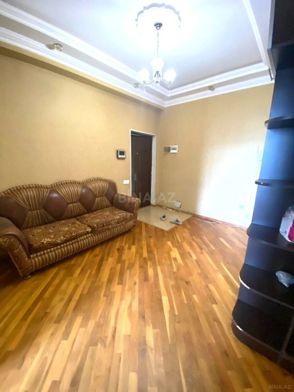 Satılır 2 otaqlı mənzil 99 m²