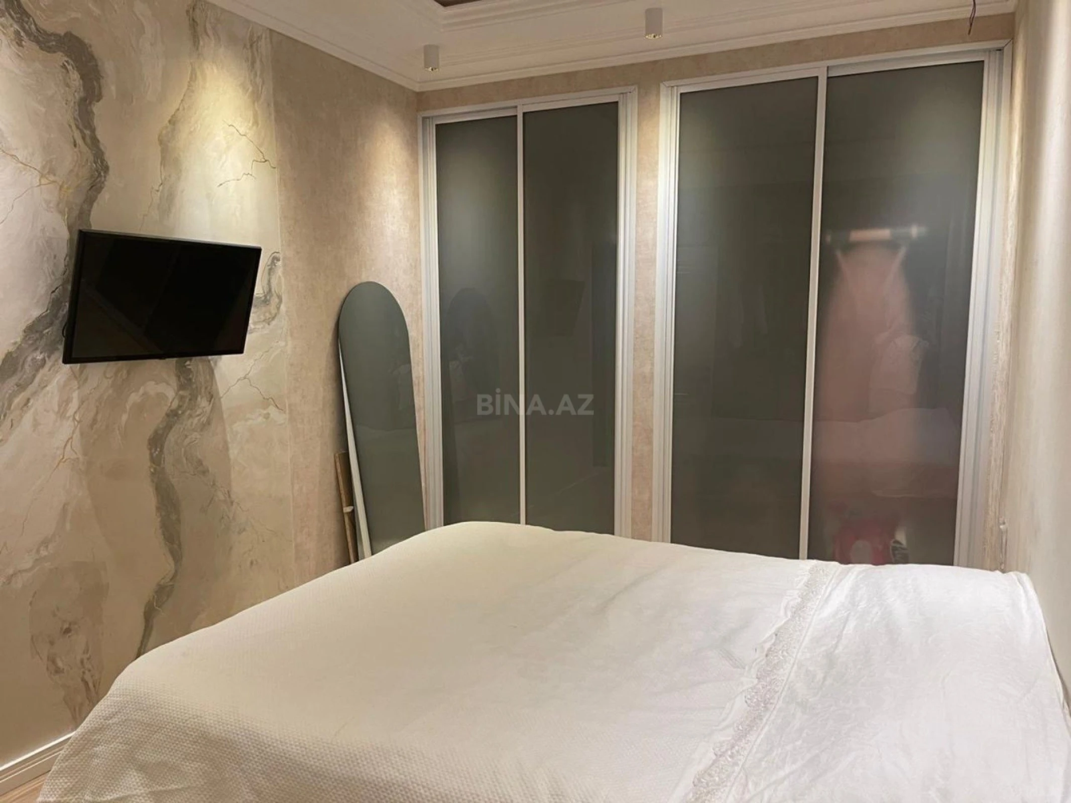 Kirayə verilir 2 otaqlı mənzil 75 m²