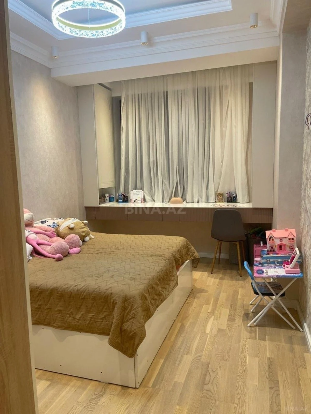 Kirayə verilir 2 otaqlı mənzil 75 m²