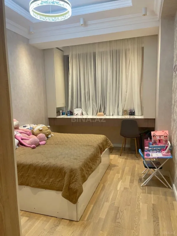 Kirayə verilir 2 otaqlı mənzil 75 m²