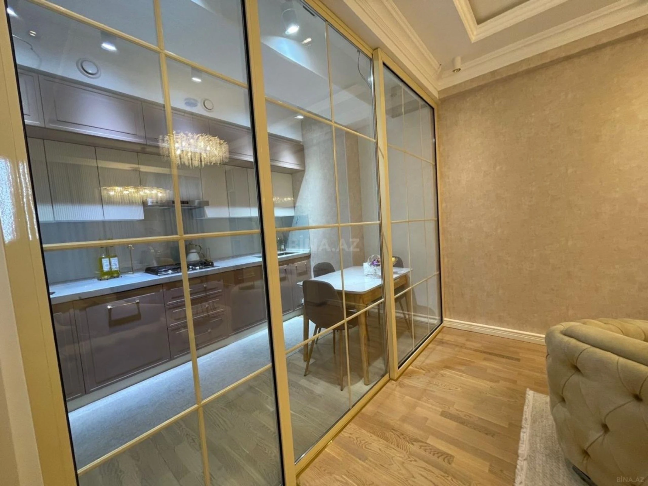 Kirayə verilir 2 otaqlı mənzil 75 m²