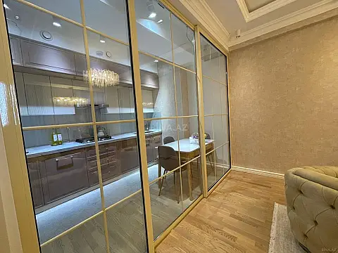 Kirayə verilir 2 otaqlı mənzil 75 m²