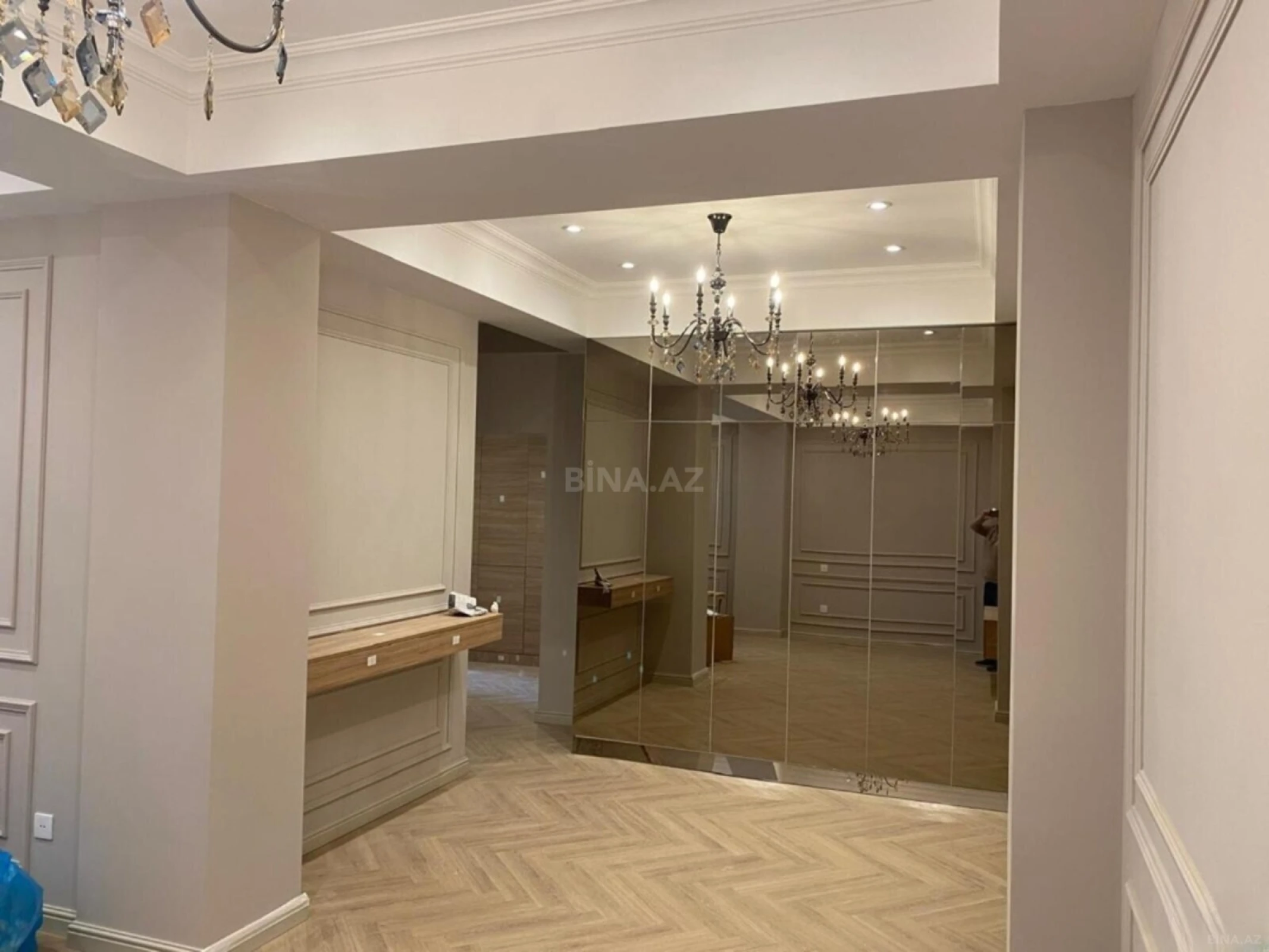 Satılır 3 otaqlı mənzil 103 m²