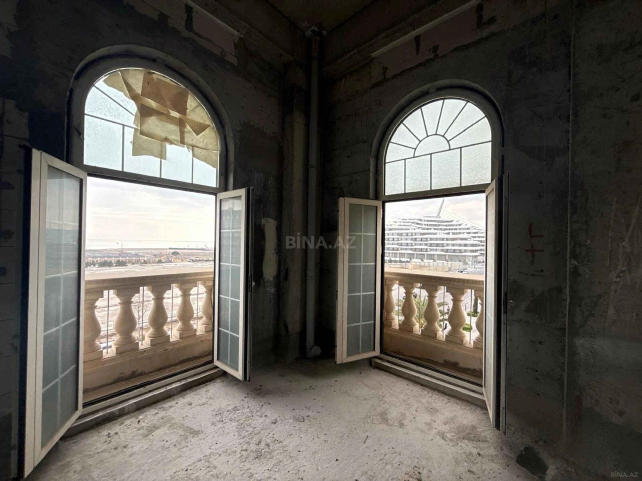 Satılır 3 otaqlı mənzil 112.4 m²