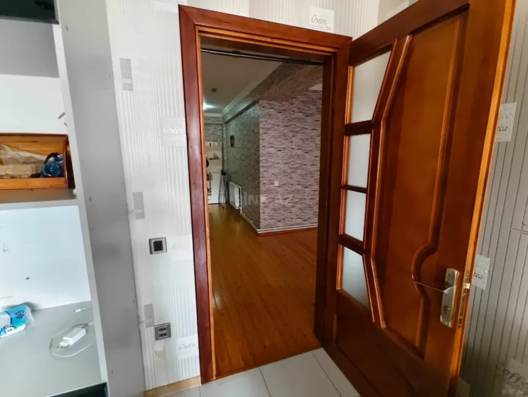 Satılır 3 otaqlı mənzil 98 m²