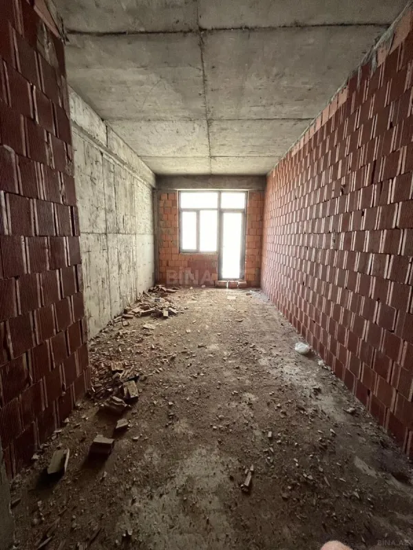 Satılır 3 otaqlı mənzil 136 m²