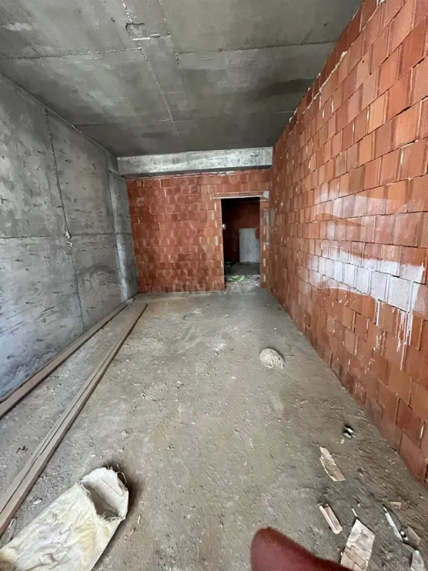 Satılır 3 otaqlı mənzil 136 m²