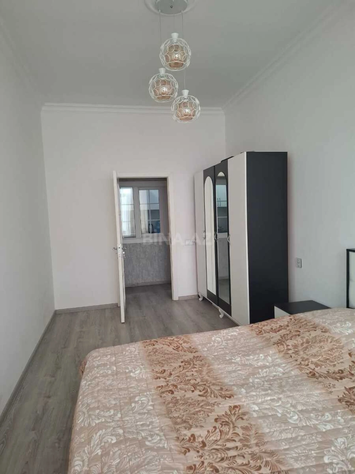 Kirayə verilir 3 otaqlı mənzil 123 m²