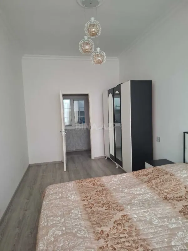 Kirayə verilir 3 otaqlı mənzil 123 m²