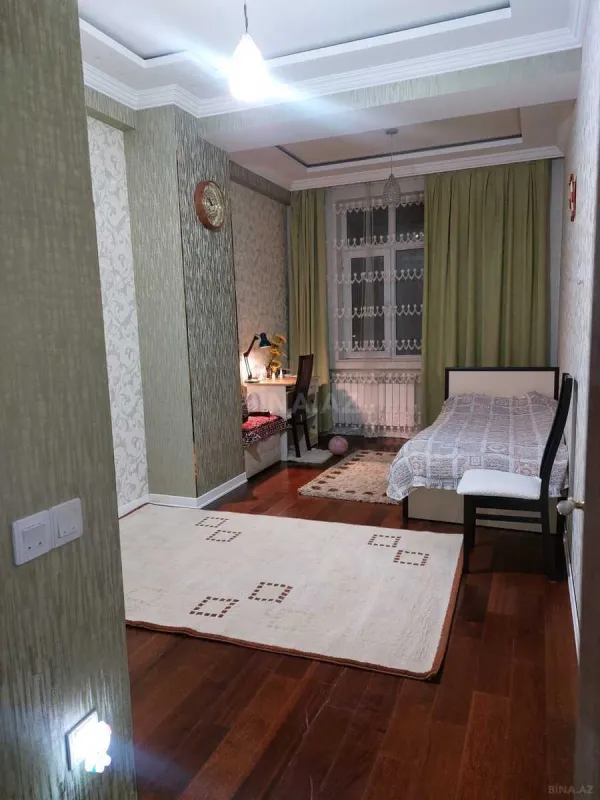 Satılır 2 otaqlı mənzil 88 m²