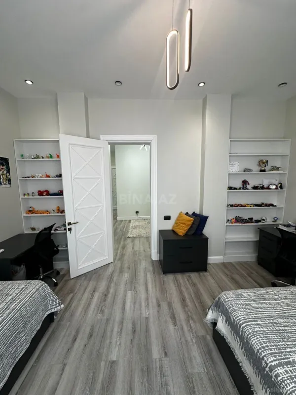 Satılır 5 otaqlı həyət evi 250 m²