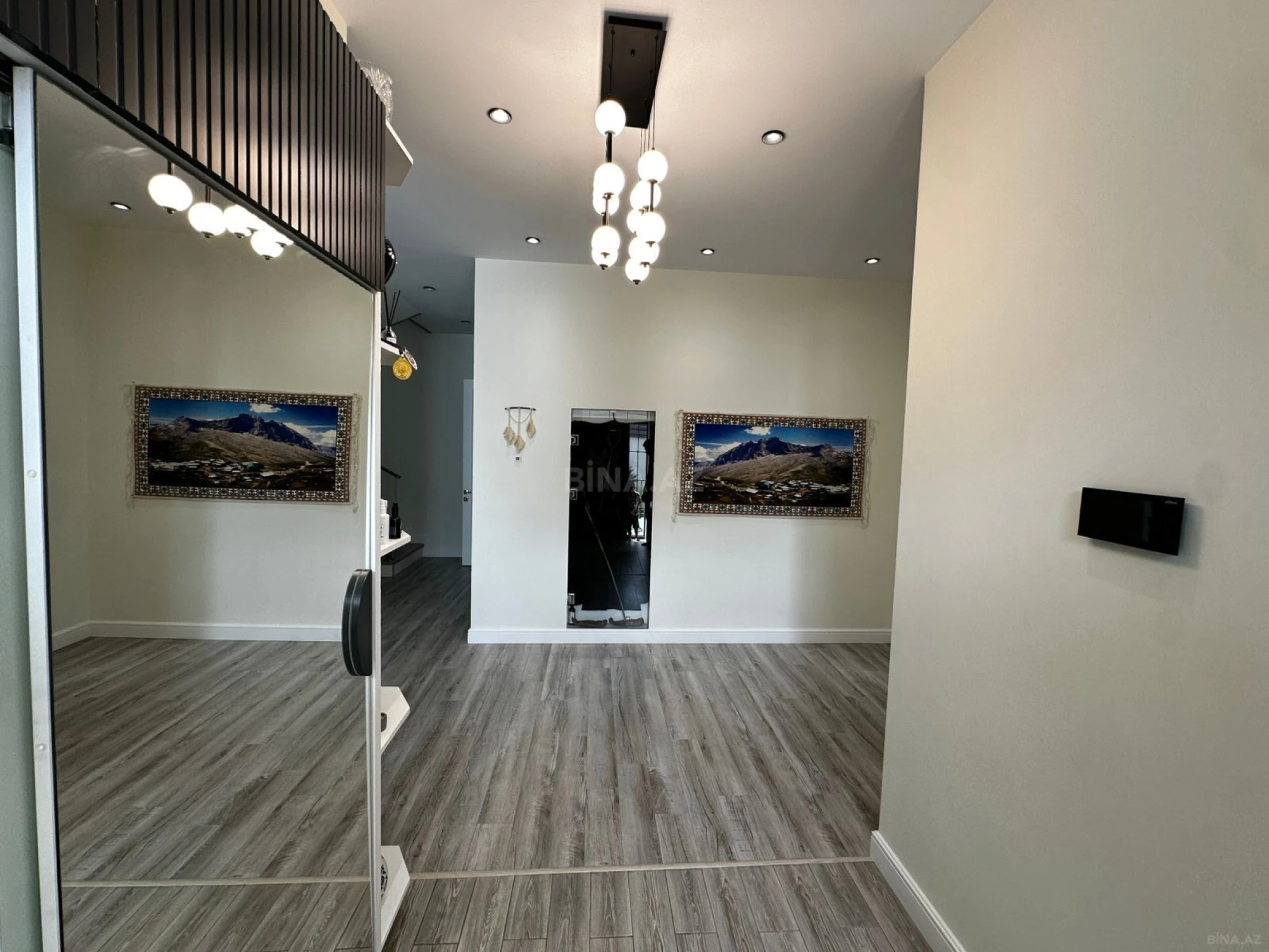 Satılır 5 otaqlı həyət evi 250 m²