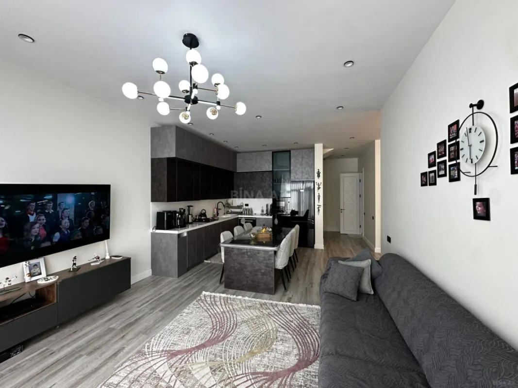 Satılır 5 otaqlı həyət evi 250 m²