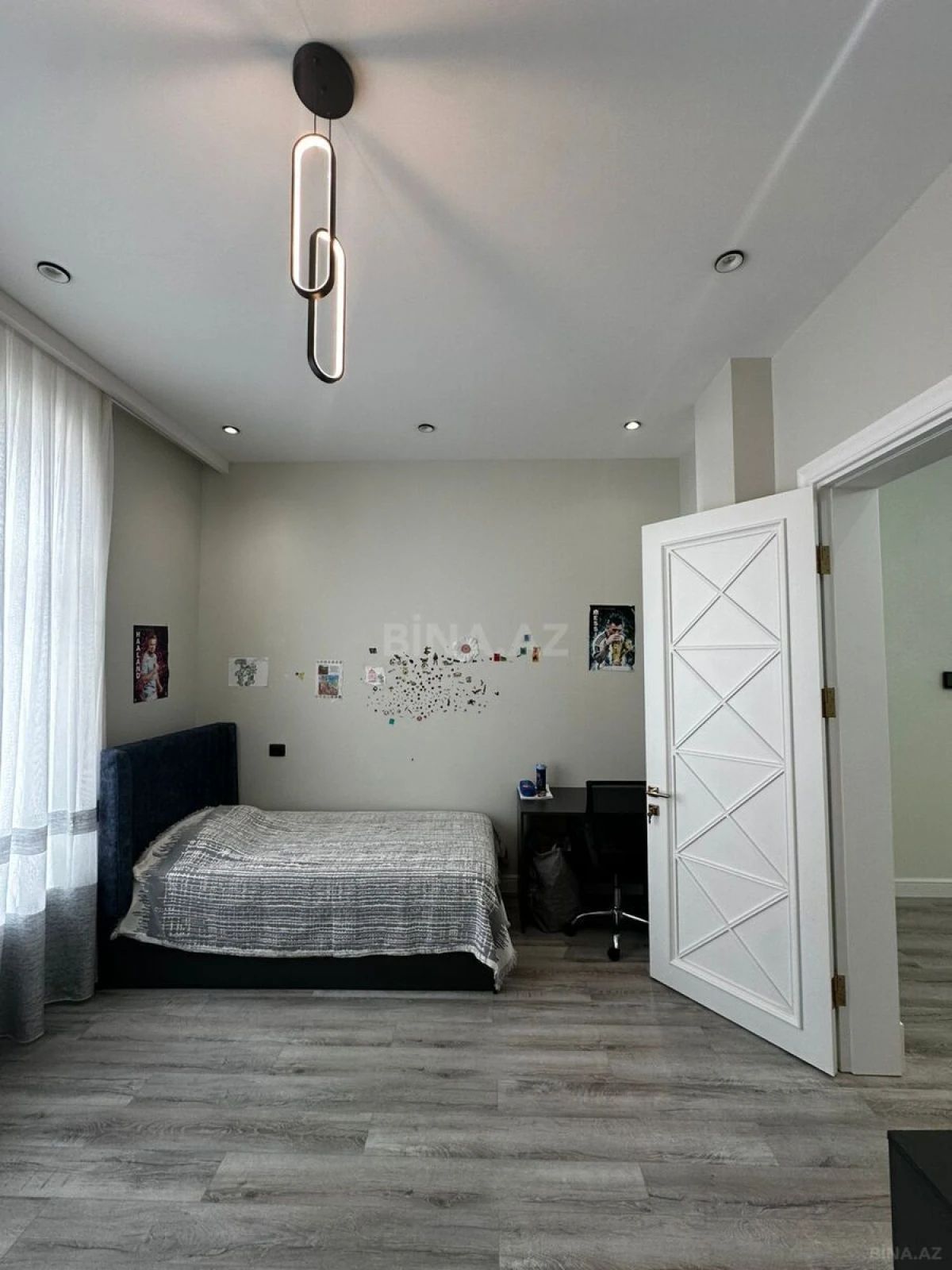Satılır 5 otaqlı həyət evi 250 m²