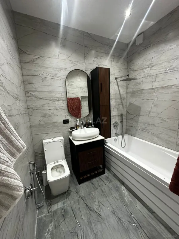 Satılır 5 otaqlı həyət evi 250 m²