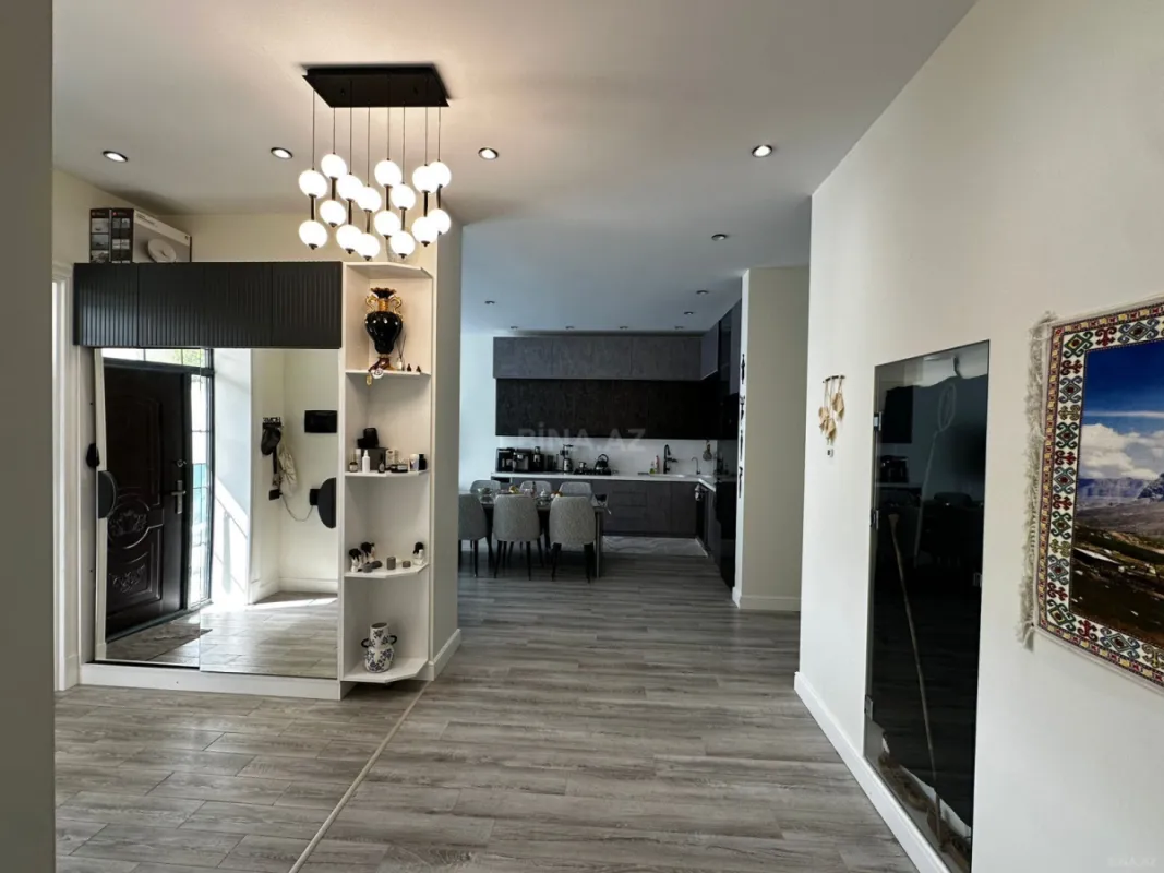 Satılır 5 otaqlı həyət evi 250 m²
