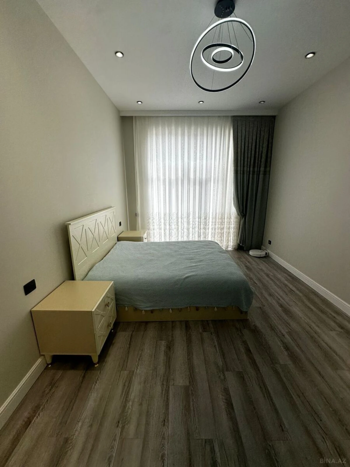 Satılır 5 otaqlı həyət evi 250 m²