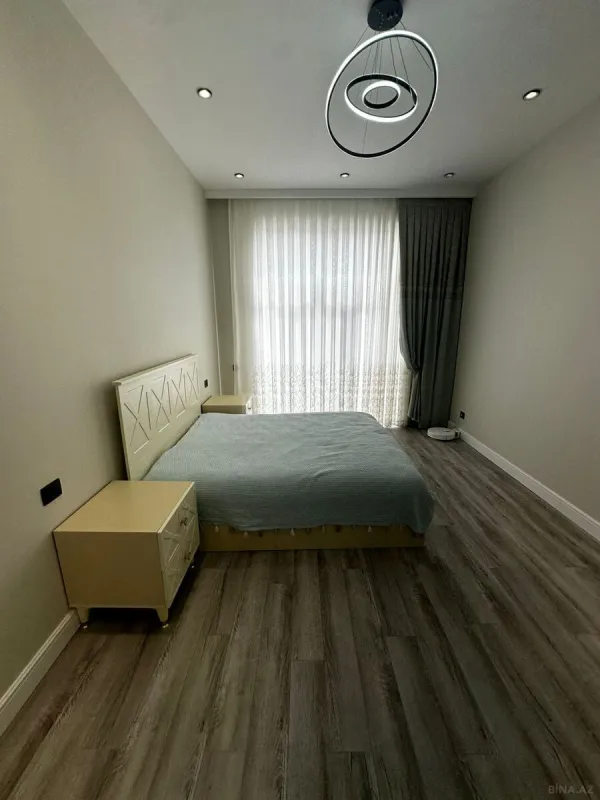 Satılır 5 otaqlı həyət evi 250 m²