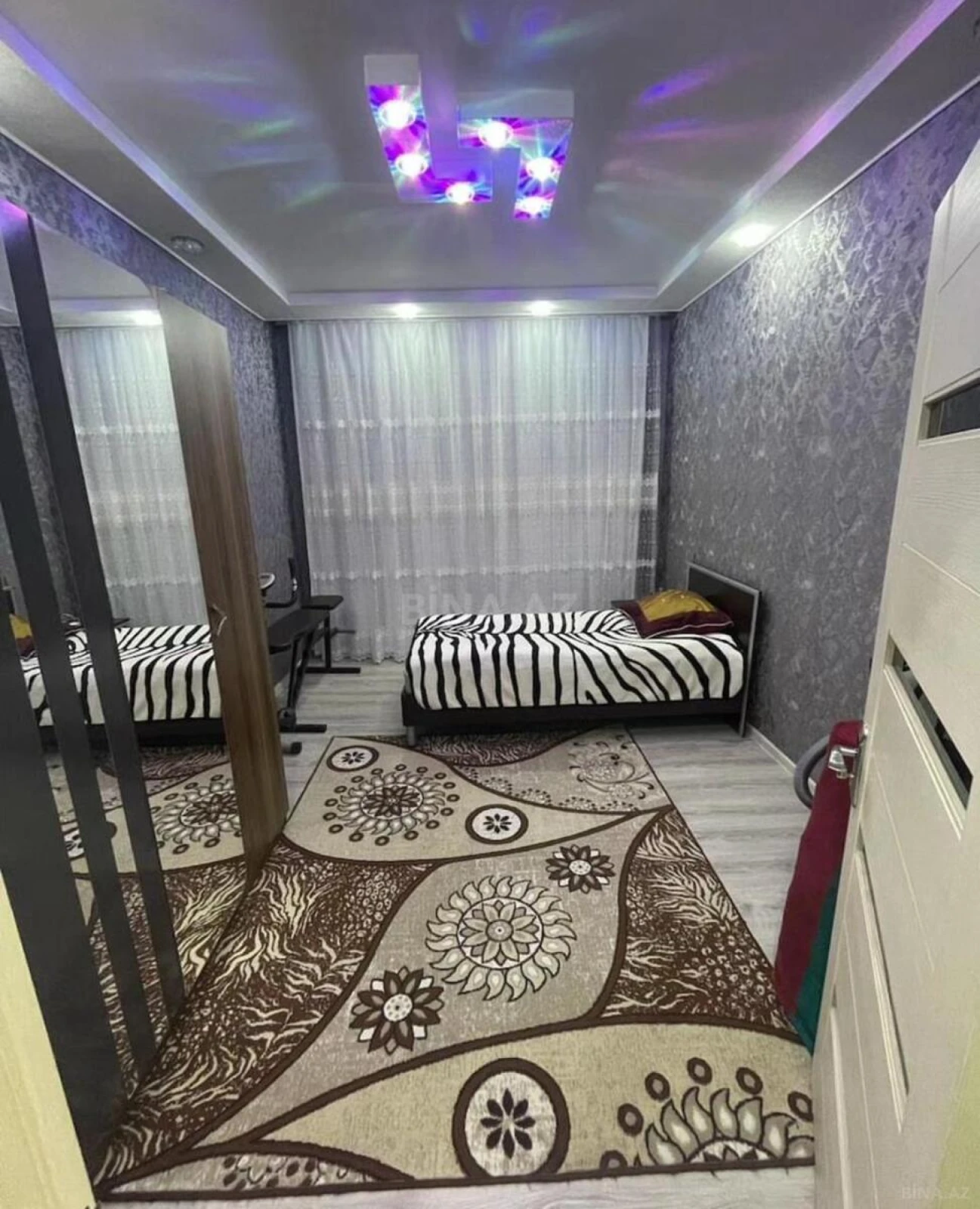 Satılır 2 otaqlı mənzil 65 m²