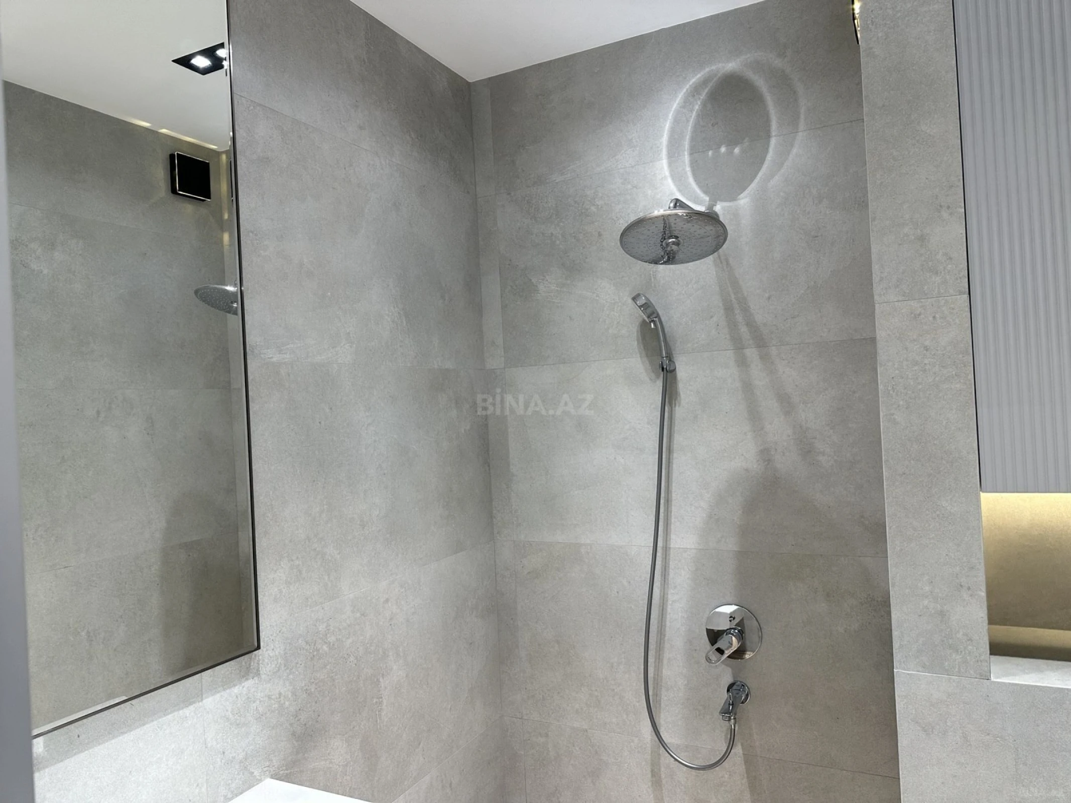Kirayə verilir 2 otaqlı mənzil 65 m²