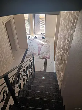 Satılır 4 otaqlı həyət evi 240 m²