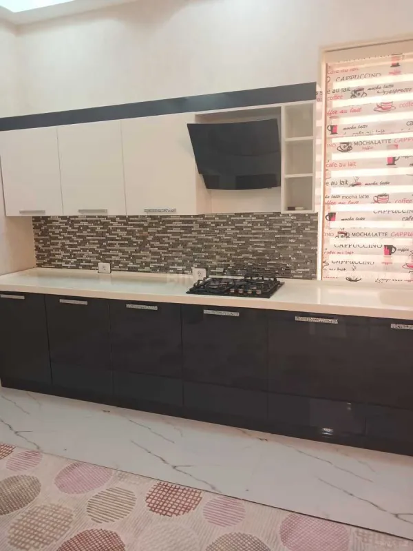 Satılır 4 otaqlı həyət evi 240 m²