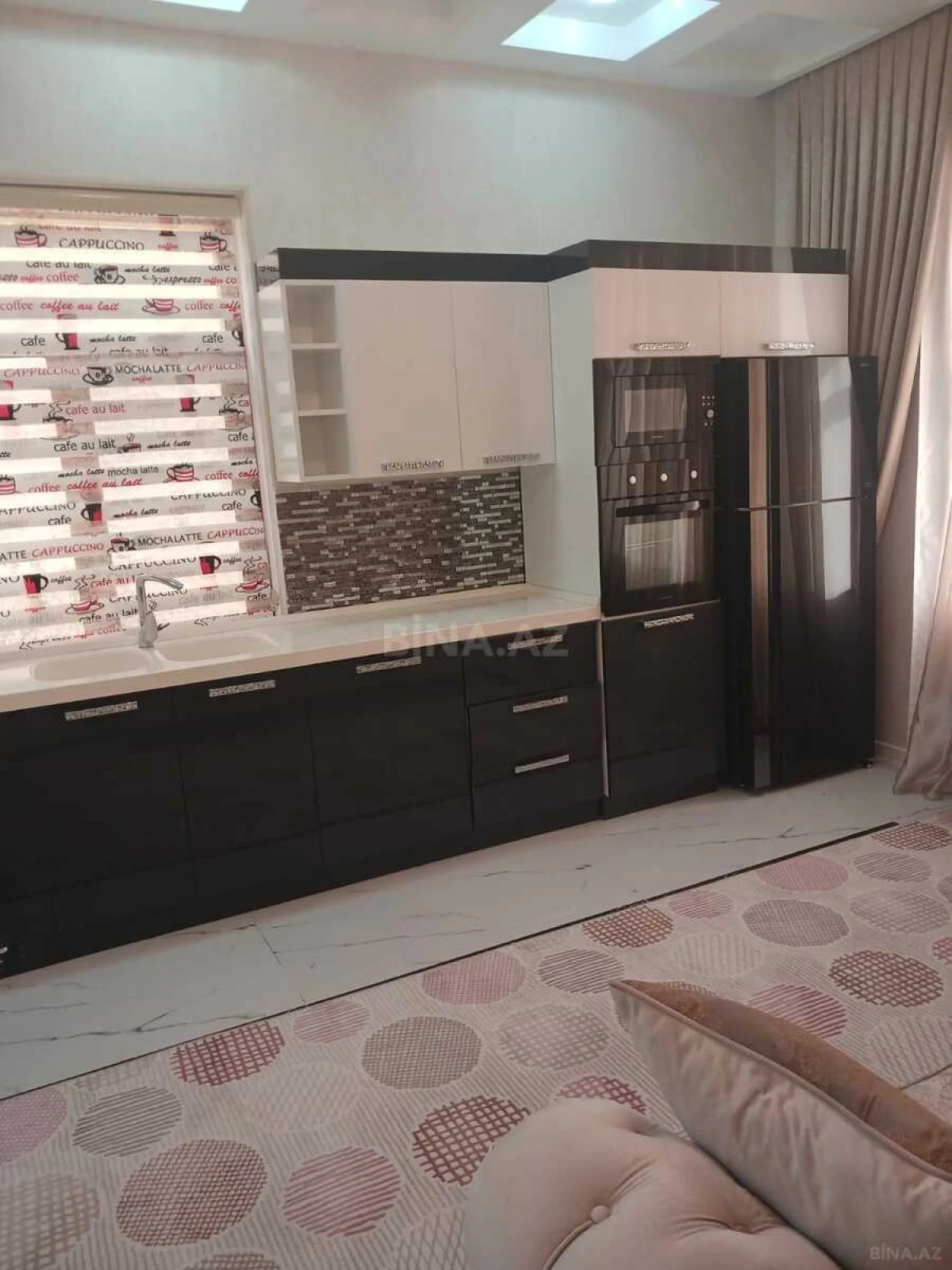 Satılır 4 otaqlı həyət evi 240 m²