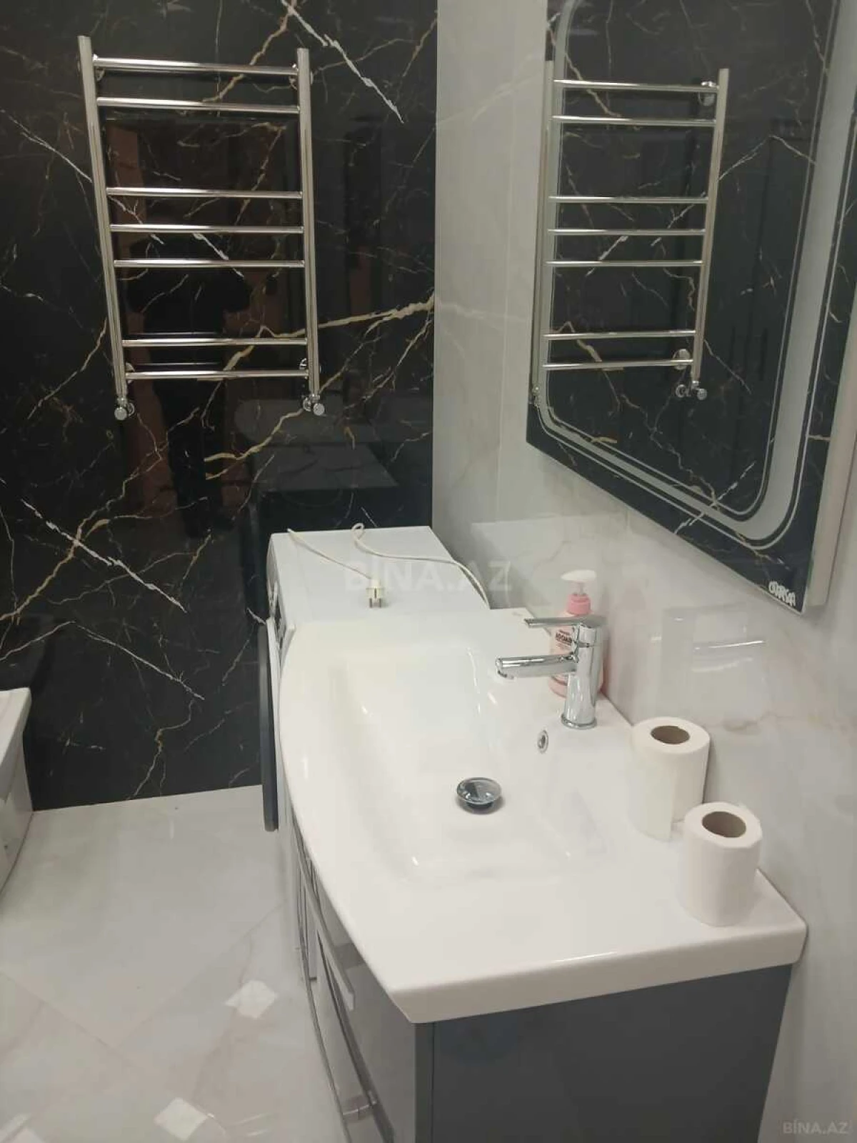 Satılır 4 otaqlı həyət evi 240 m²