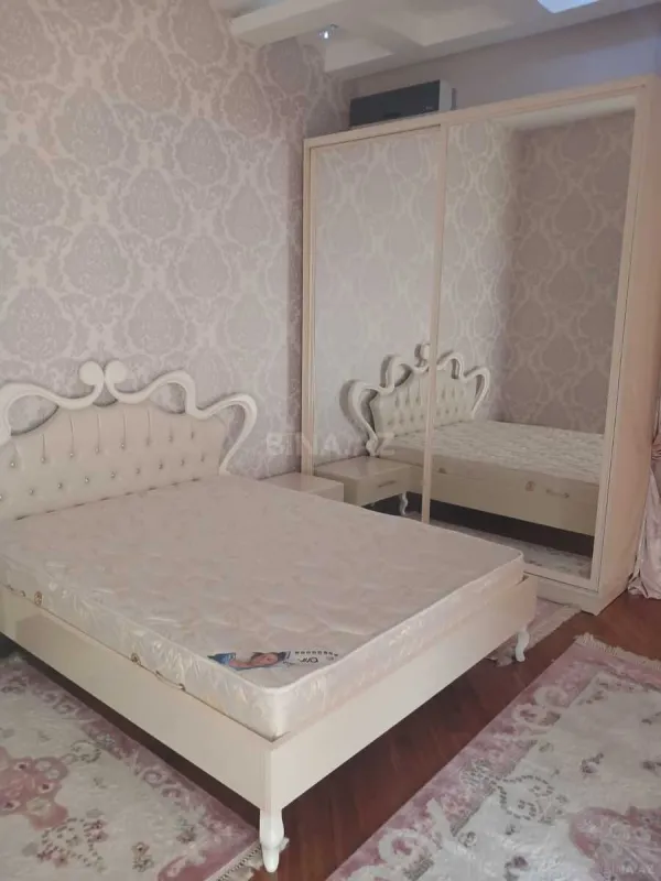 Satılır 4 otaqlı həyət evi 240 m²