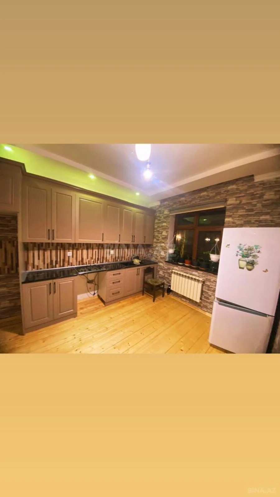 Satılır 7 otaqlı həyət evi 240 m²