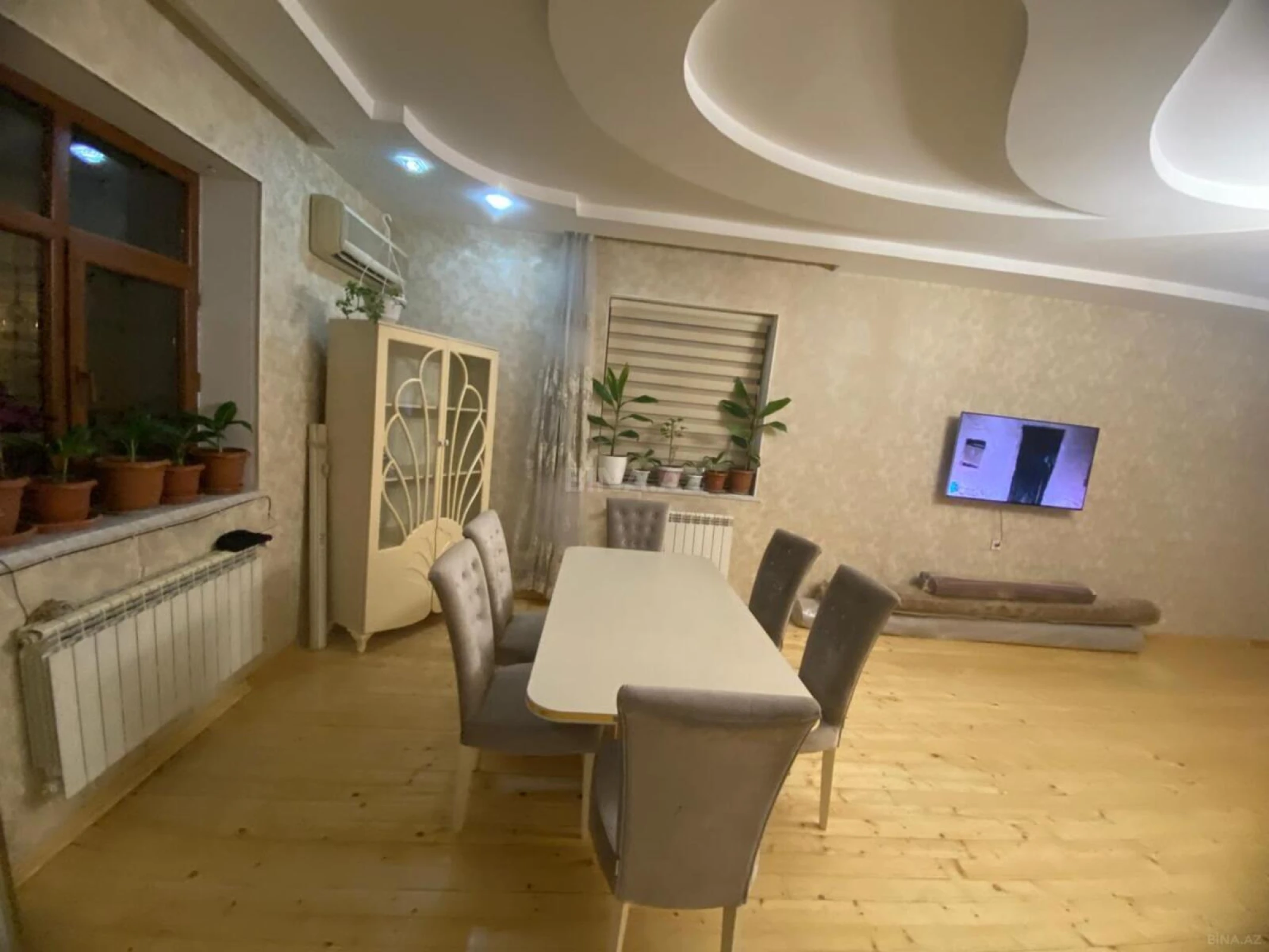 Satılır 7 otaqlı həyət evi 240 m²