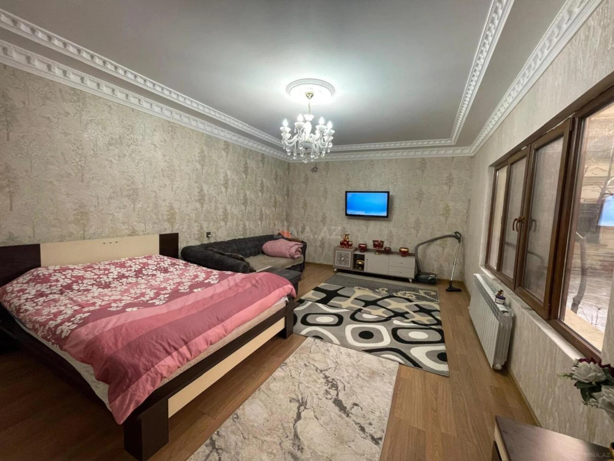 Satılır 7 otaqlı həyət evi 240 m²